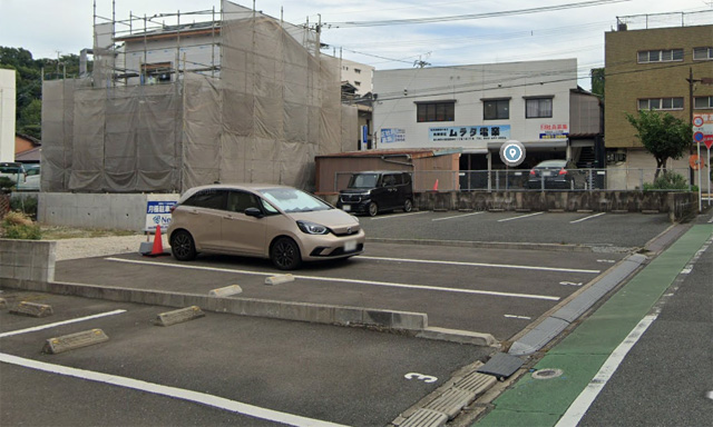 真鶴2丁目駐車場